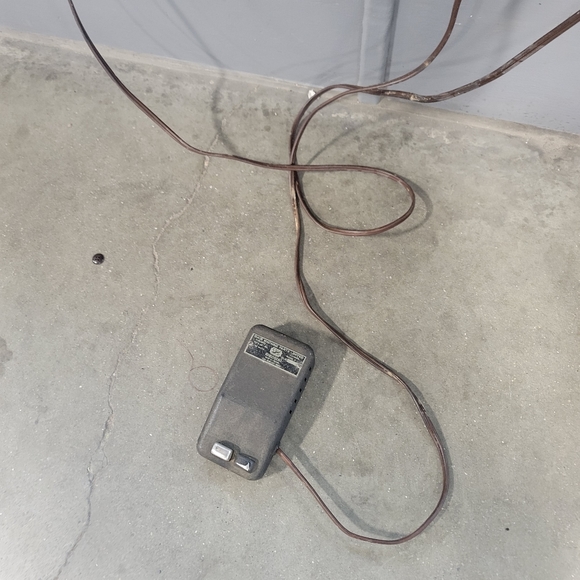 Vintage Hudson Electric Sewing Machine Antique Sewing Machine, Working Condition - Picture 6 of 7